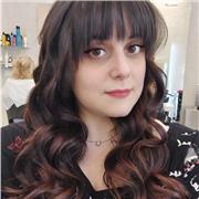 Insegnante di recitazione impartisce lezioni di dizione